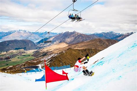 12 best NZ ski resorts for New Zealand snowboarding holidays