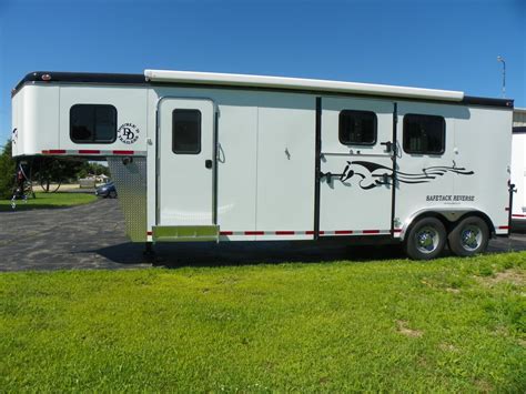 The Industry’s Best Horse Trailers with Living Quarters