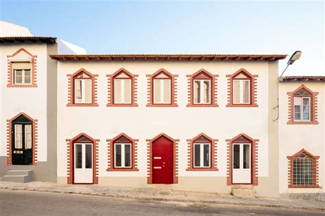 Portuguese Houses: 10 Projects That Blend Tradition and Contemporaneity ...