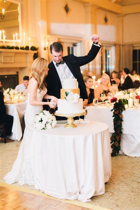 This Wedding is Straight Out of a Hallmark Christmas Movie ...