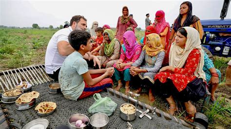 Haryana: Rahul Gandhi Hangs Out With Farmers In Sonepat; Tries Luck In ...