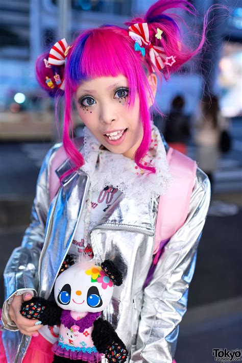 Haruka Kurebayashi's Super-Kawaii Pink Hair & Fashion in Harajuku