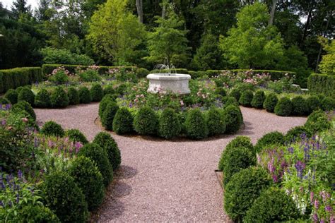 Favorite Parterre Gardens - Design Chic Design Chic | Parterre garden ...