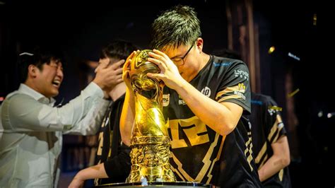 League of Legends: Uzi Announces Retirement From Competitive Play