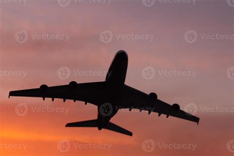 Black silhouette of plane on sunset background 13836109 Stock Photo at ...