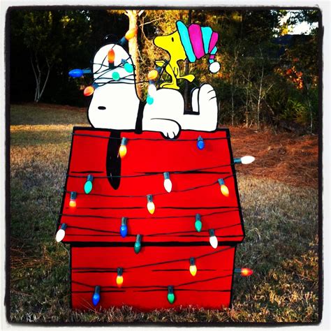 Christmas Yard Art | Christmas yard art, Snoopy christmas, Outdoor christmas