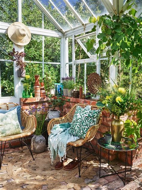 20++ Greenhouse Decorating Ideas - HOMYHOMEE