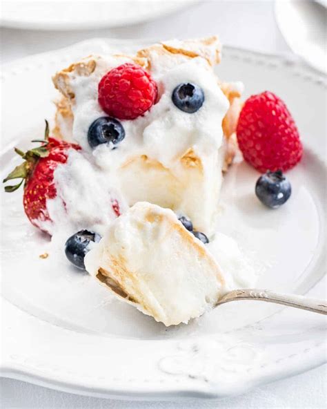 Easy Pavlova - Craving Home Cooked