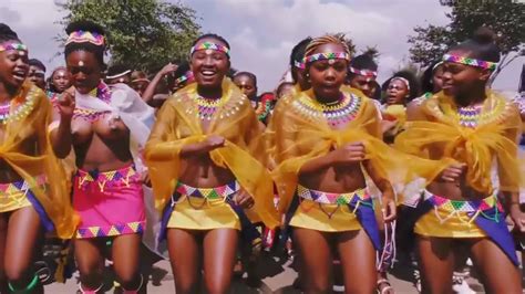 Zulu girls dancing reed dance 2019 - YouTube