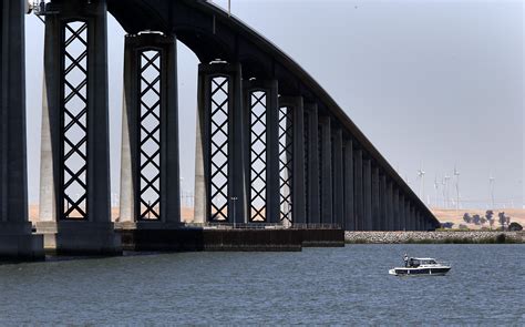 Motorcyclist crashes, flips off Antioch Bridge