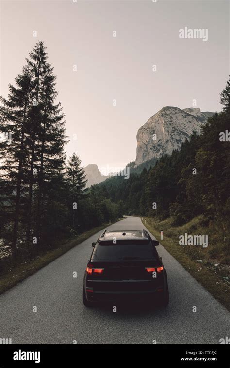 Car mountain road hi-res stock photography and images - Alamy