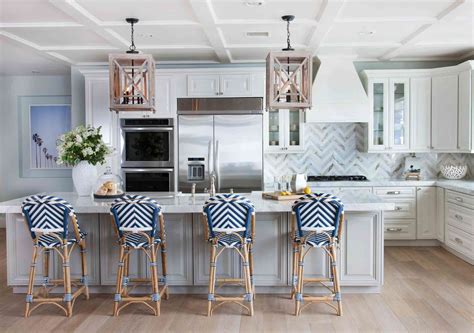 15 Coastal Chic Kitchen Ideas (2022)