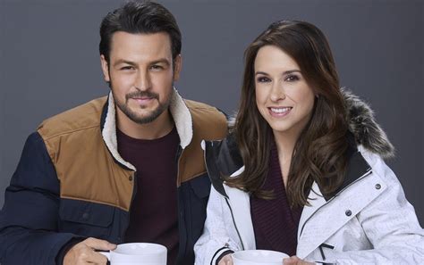 Lacey Chabert & Tyler Hynes Star in Hallmark's 'Winter in Vail' (PHOTOS)