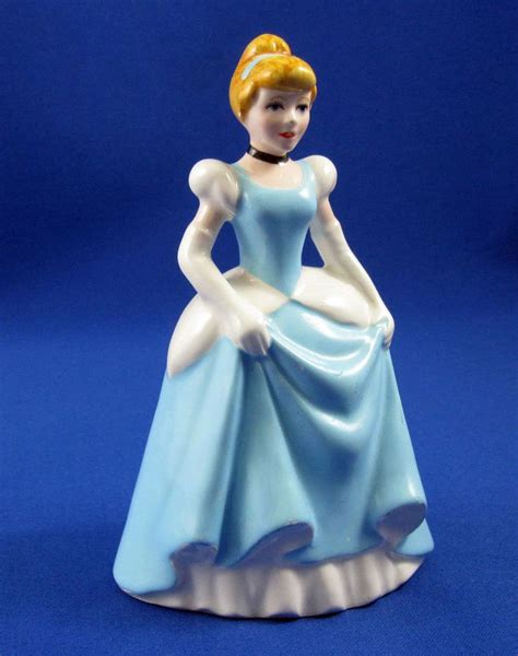 Cinderella Vintage Porcelain Figurine Walt Disney Productions Made in Japan | Figurines ...