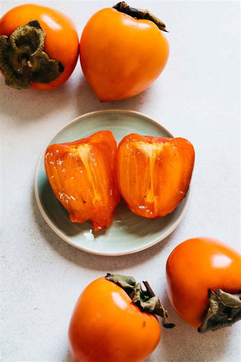 All About Hachiya Persimmons - How to Pick and Eat - Karinokada