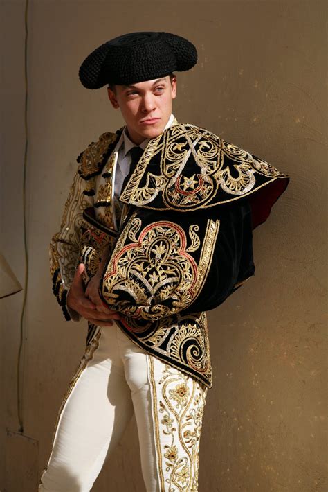 Pin by 【ツ】 Tradesboy on Matador | Matador costume, Traditional spanish ...