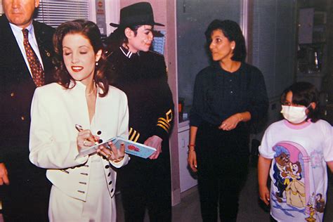 The Real Reason Lisa Marie Presley Divorced Michael Jackson - NewsFinale