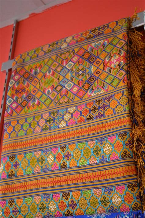 Bhutan ~ Textile India Fashion, Women's Fashion, Bhutanese, Weaving ...