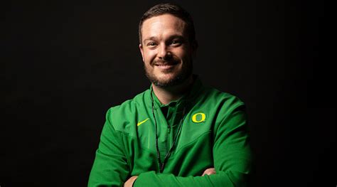 Oregon coach Dan Lanning receives contract extension through 2028, with major buyout if he ...