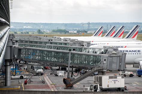 PARIS, FRANCE - JUNE 17 2016 - paris airport landing and loading cargo ...