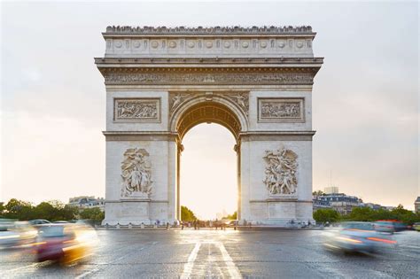 Pourquoi a-t-on construit l'Arc de Triomphe à Paris