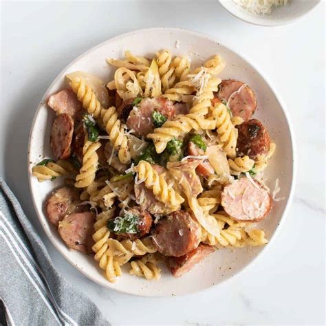 15-Minute Kielbasa Pasta | Hint of Healthy