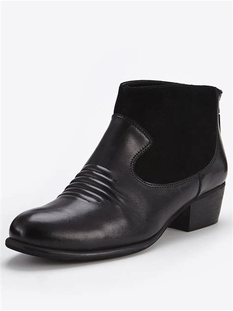 Clarks Langdon Town Western Leather Ankle Boots in Black for Men (black ...