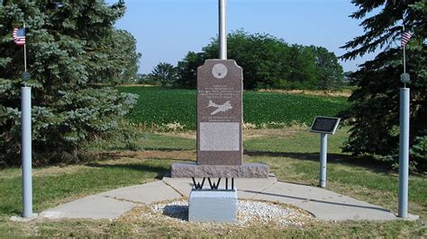 Laurel NE B-17 crash memorial | Iowa Highway Ends (etc.)