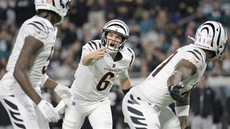 Jake Browning steals spotlight as Bengals stun Jaguars 34-31 in OT. Trevor Lawrence injures ...