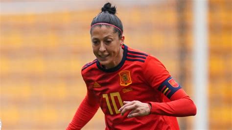 Spain women's coach Jorge Vilda leaves out 15 players in dispute with Spanish FA | 'This mess is ...