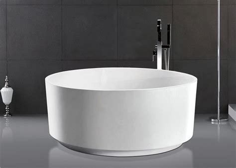 White High End Acrylic Freestanding Soaking Tubs For Small Spaces Round Shape