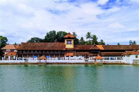 One Day Thiruvananthapuram Sightseeing Trip by Cab [Price & Itinerary]