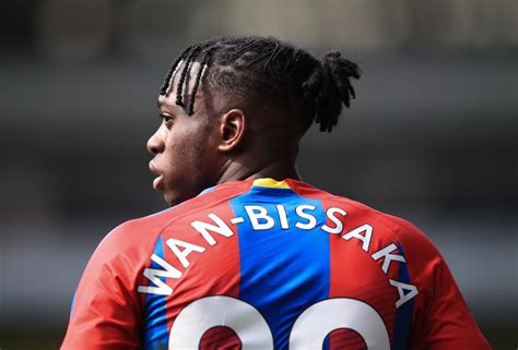 Aaron Wan-Bissaka cleared for Crystal Palace transfer