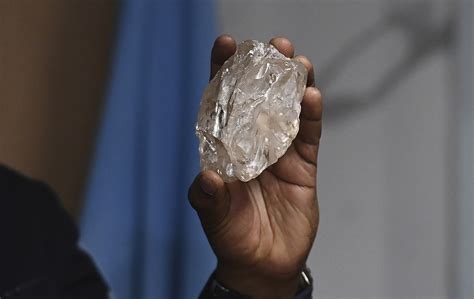 The biggest diamond in over a century is found in Botswana — a whopping 2,492 carats | BIg ...