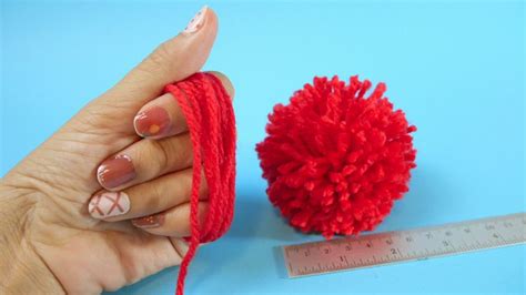 Super Easy diy yarn pom pom by hand (4 fingers), pom pom balls making ...