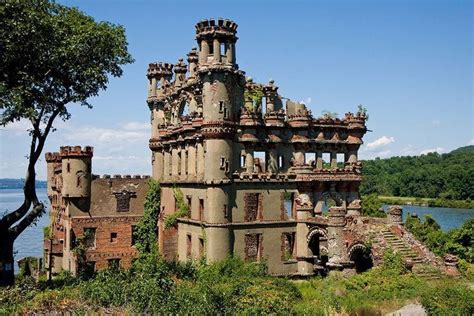 8 Surprisingly Incredible Castles In America You Need To Visit