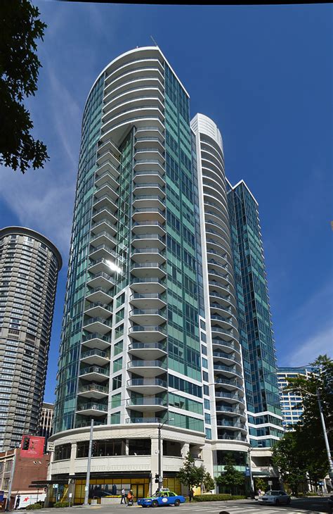 Escala Midtown Photo 916-181-495 - Stock Image - SKYDB