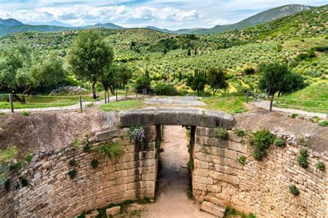 Visit The Mycenae Lion Gate At Ancient Mycenae - TripAnthropologist