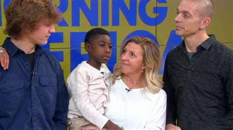 Video Special Minnesota Family Visits Robin Roberts at 'GMA' - ABC News