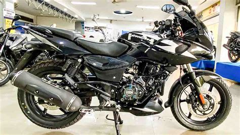 2023 Bajaj Pulsar 220F At Dealer Showroom - First Walkaound