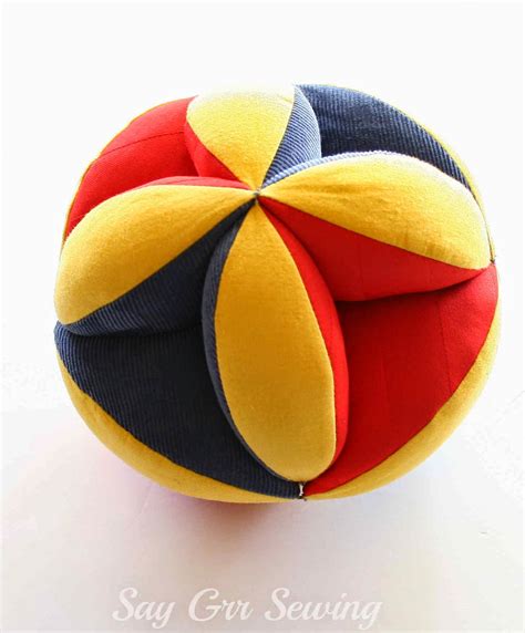 Say Grr Sewing: Primary Puzzle Ball