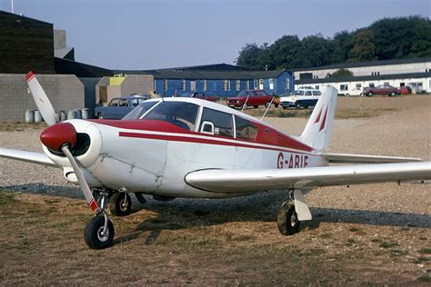 File:Piper PA-24-250 Comanche AN2136111.jpg - Wikimedia Commons