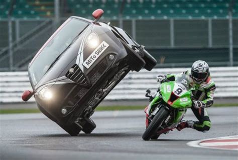 CARS AND BIKES STUNT AND WALLPAPERS