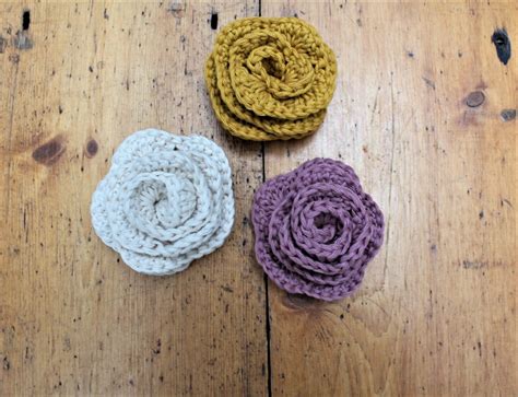 Crochet Flower Applique - Free Crochet Pattern - Truly Crochet