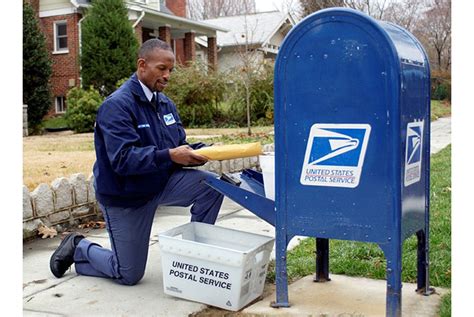 Egyesülés Menjen vissza sokszorosítása post office uniforms Néha ...