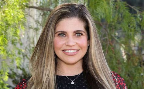 Danielle Fishel Body Measurements, Height, Weight, Bra Size, Shoe Size