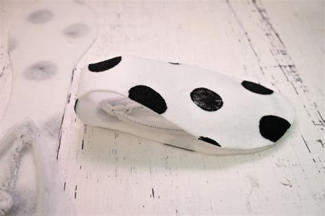 How to make a No Sew 101 Dalmatian Street inspired Halloween DIY Dalmatian Costume | The TipToe ...