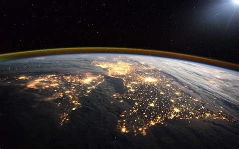 12 Photos of Earth From Space That Will Remind You How Beautiful the ...