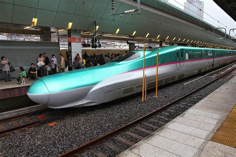 Traveling Beyond 200 MPH on World's Fastest Trains | Digital Trends