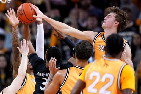 NKU Norse, community celebrate historic win over Cincinnati Bearcats